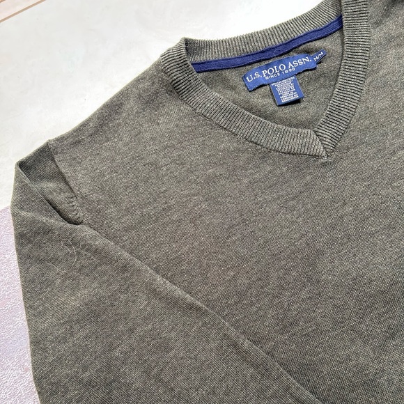 Men’s U.S Polo Assn V-neck Sweater - Picture 5 of 14